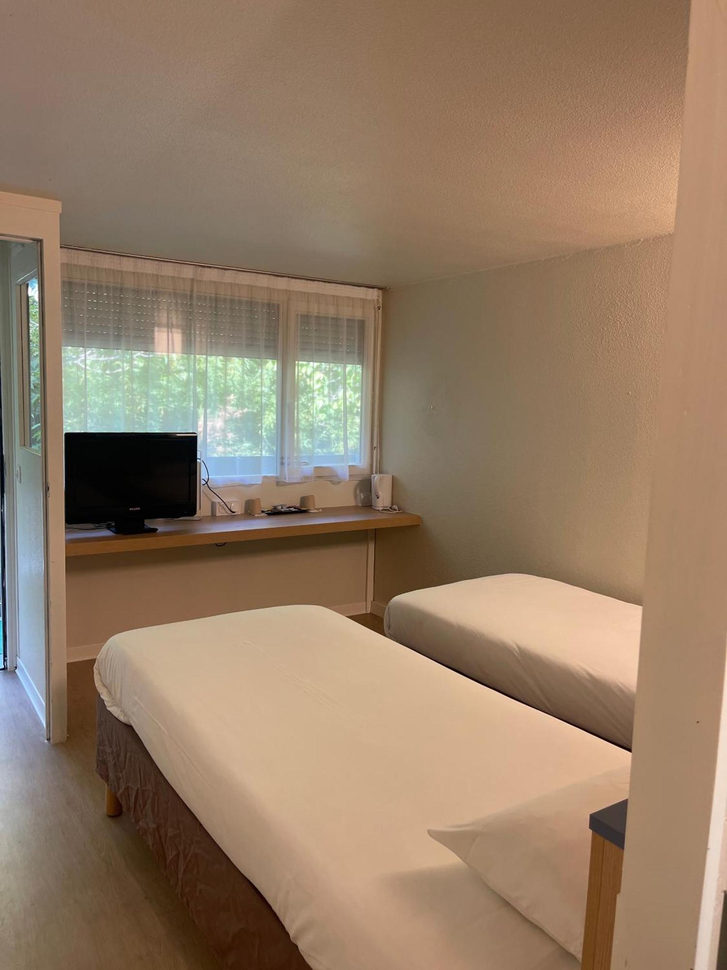 Kyriad Direct Montpellier St Jean De Vedas - La Peyriere Сен-Жан-де-Ведас Екстер'єр фото